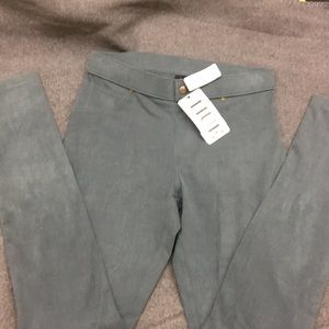 Hue leggings NWT small faux leather feel